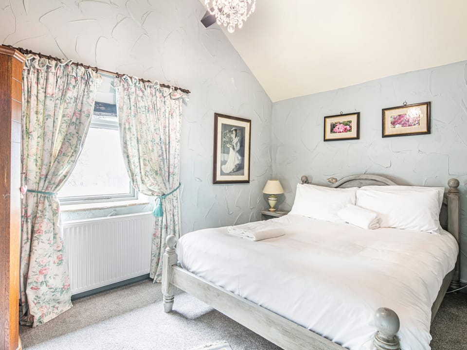 3 bedrooms, WiFi (free), individually decorated, individually furnished
