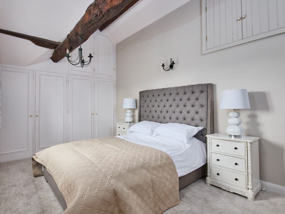 2 bedrooms, individually decorated, individually furnished, free WiFi
