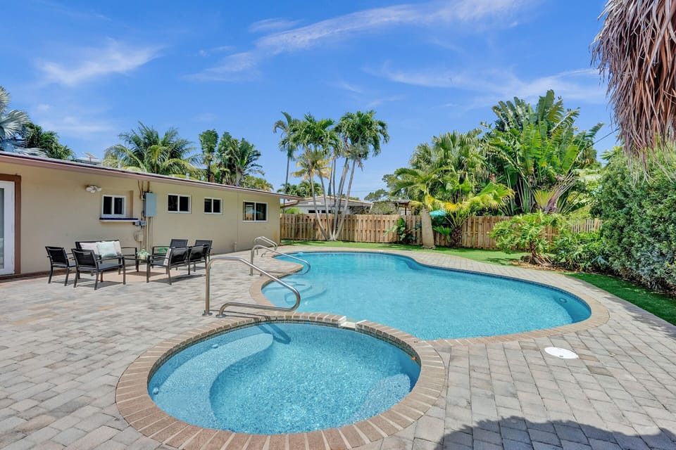 Take a swim in your private pool, or relax with a drink in the cocktail pool