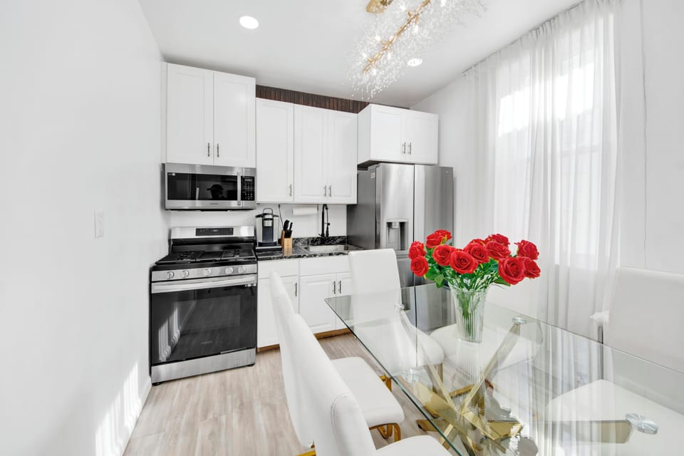 Luxury House | In-room dining
