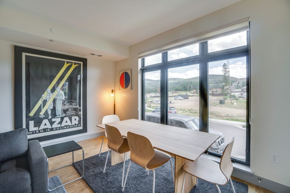 Dining Table | Dishware & Flatware Provided