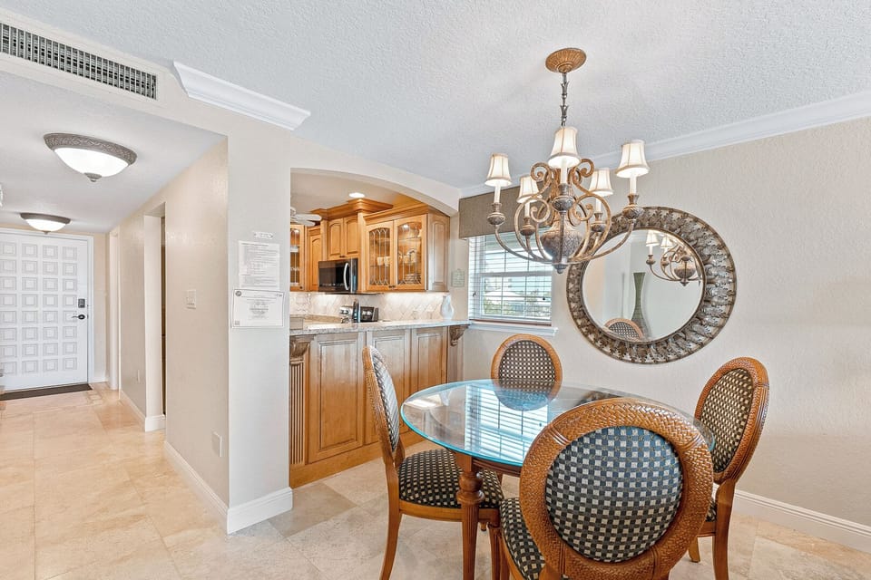 Elegant dining area with stylish furnishings, ideal for meals and gatherings.