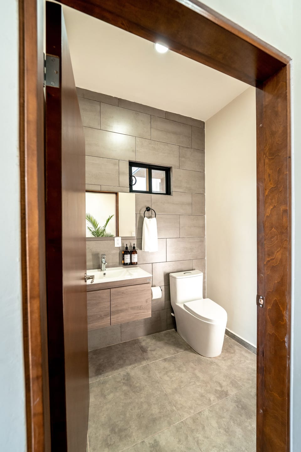 Premium Room, Valley View | Bathroom | Rainfall showerhead, hair dryer, towels