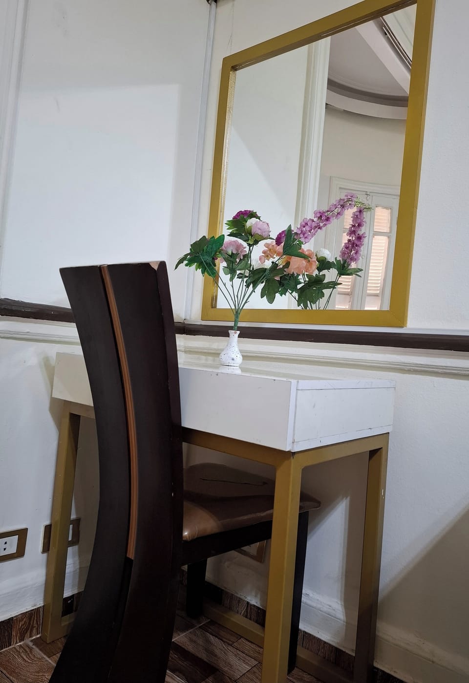 Basic Single Room | Minibar, in-room safe, soundproofing, iron/ironing board