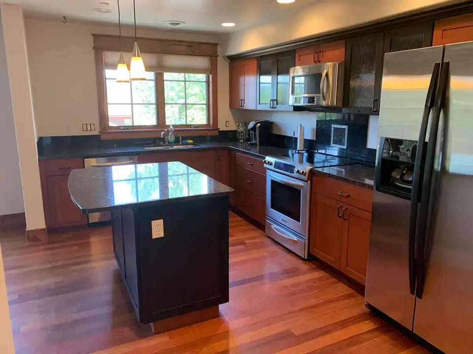 Kitchen with Island Seating
