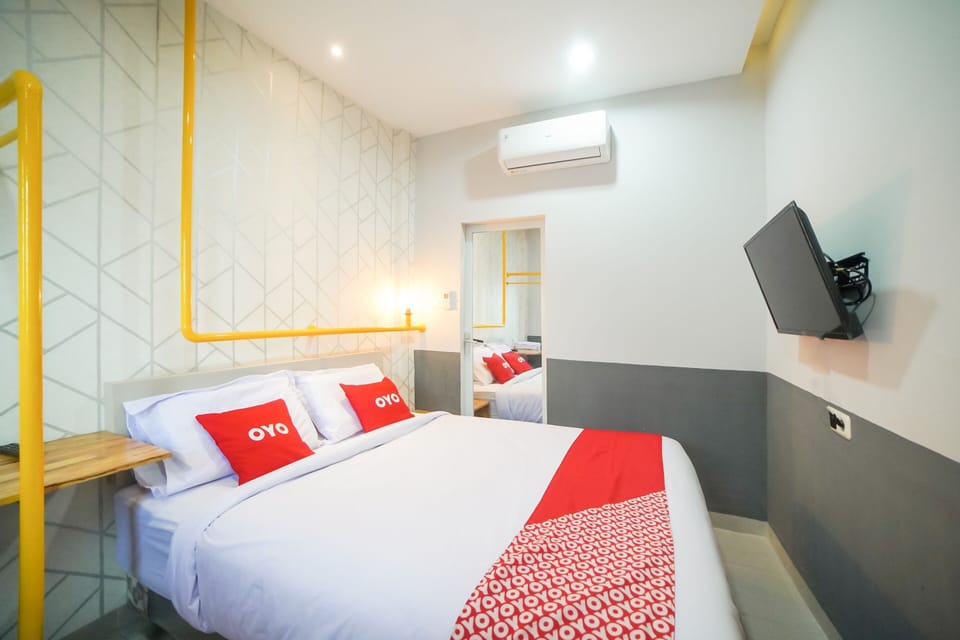 Standard Double Room | Desk, WiFi (free), bed sheets