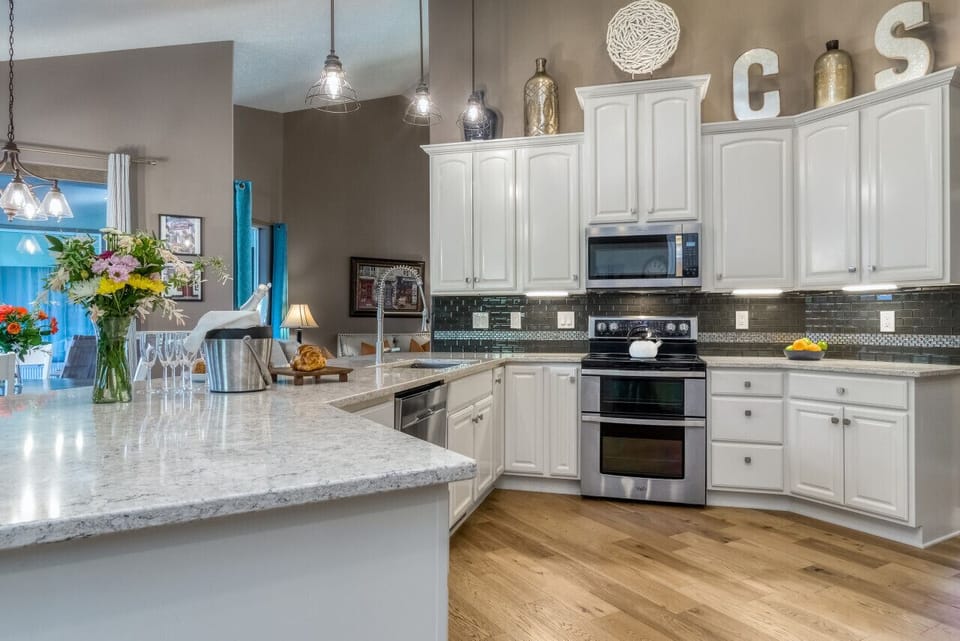 Large gourmet kitchen for all to join in the fun