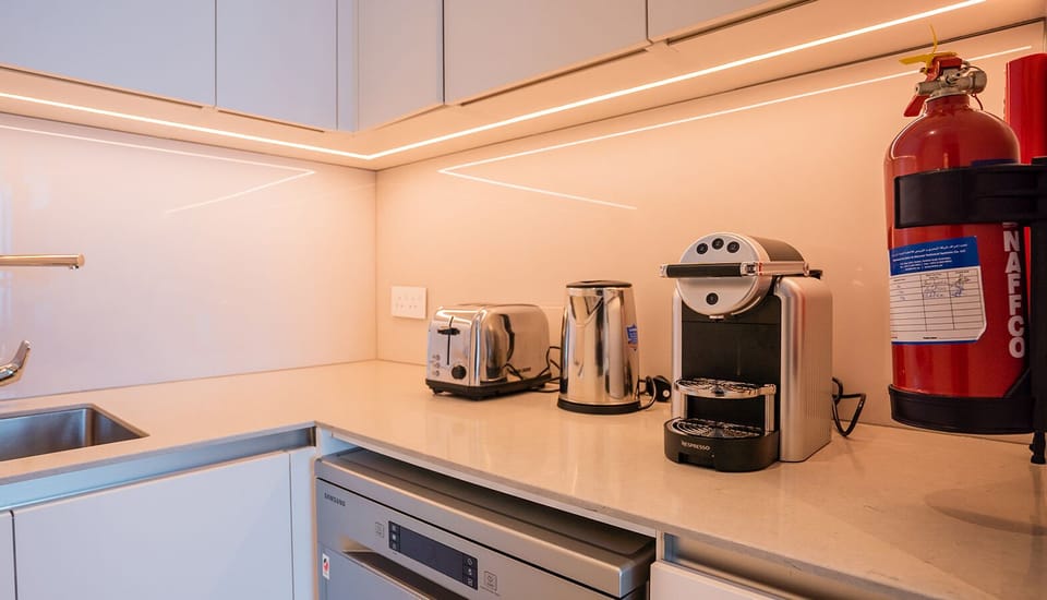 Premium Apartment, 1 Bedroom | Private kitchen | Full-size fridge, microwave, oven, stovetop