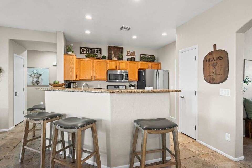 Kitchen Island seating for 4