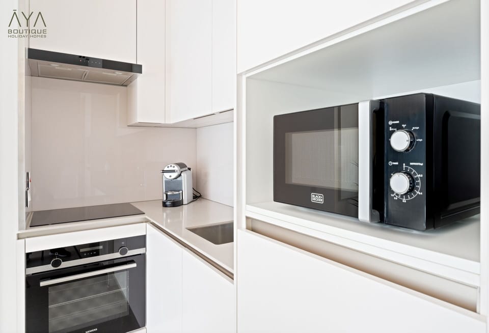 Premium Apartment, 1 Bedroom | Private kitchenette | Full-size fridge, microwave, oven, stovetop