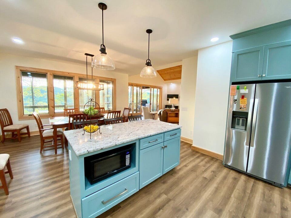 Kitchen, Open to Dining Area