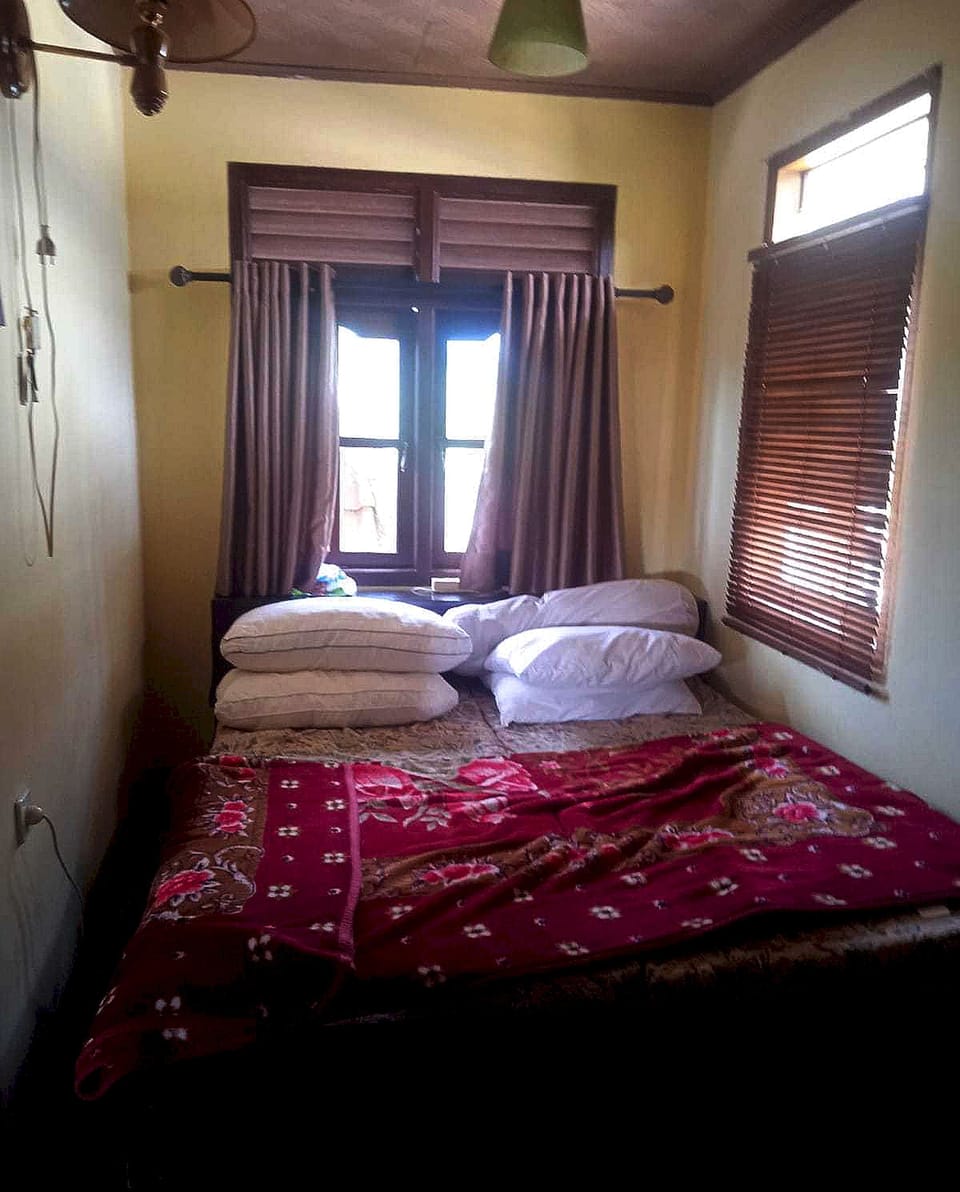 Deluxe Double Room | Desk, laptop workspace, free WiFi, bed sheets