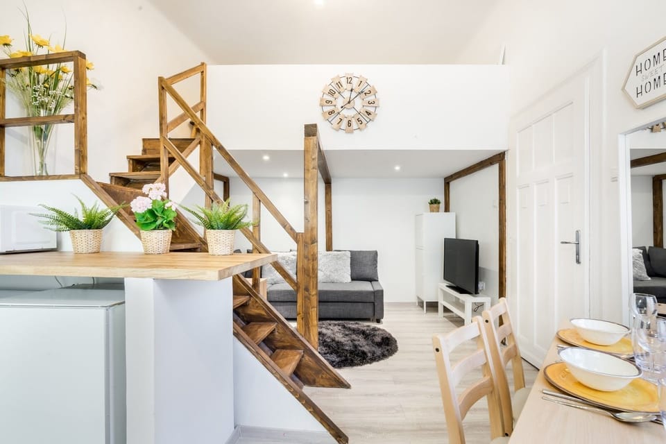 Deluxe Apartment | 1 bedroom, iron/ironing board, free WiFi