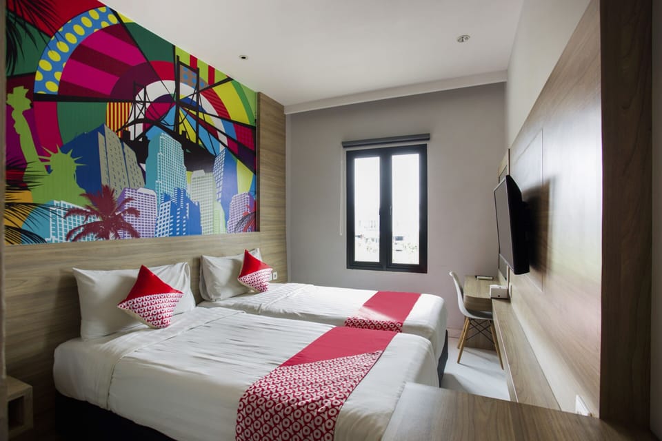 Deluxe Double Room | Desk, laptop workspace, blackout drapes, free WiFi
