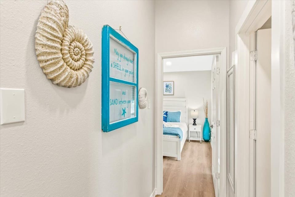 Corridor leading to Guest Room 1