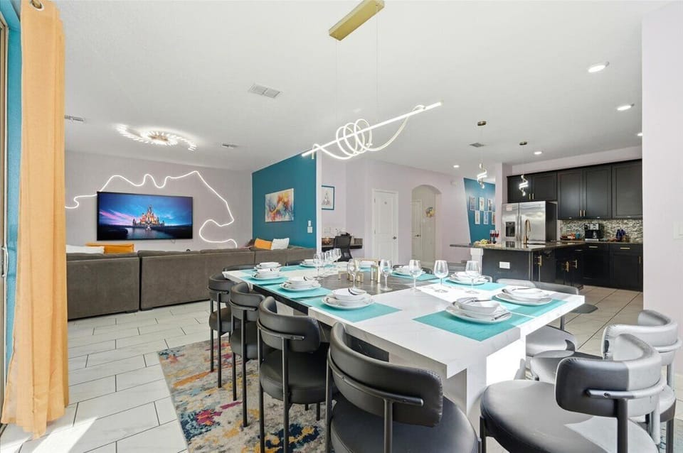 Open dining space ideal for family meals and entertaining