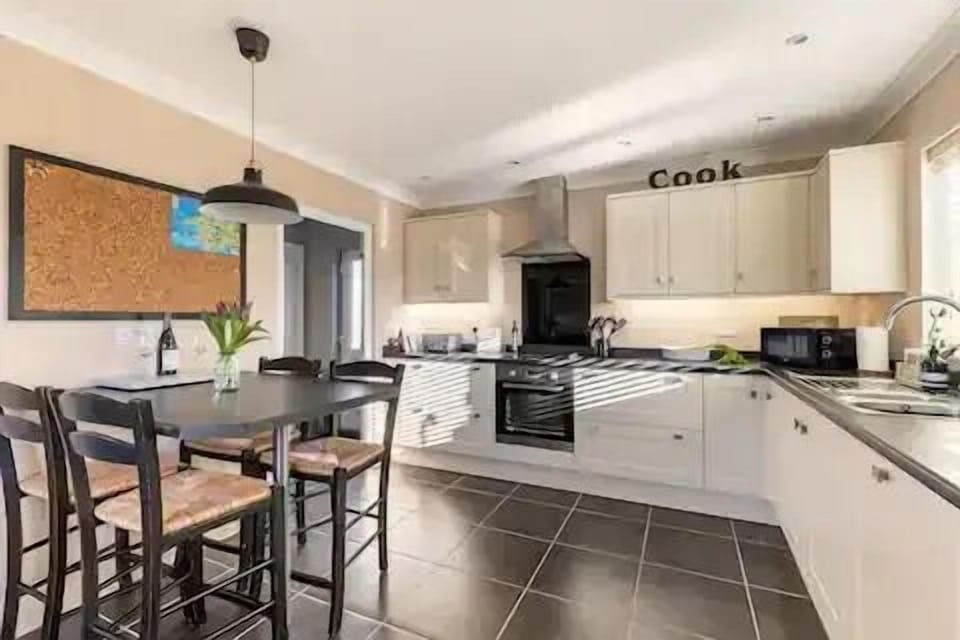 Kitchen – Willow Lodge Pembrokeshire