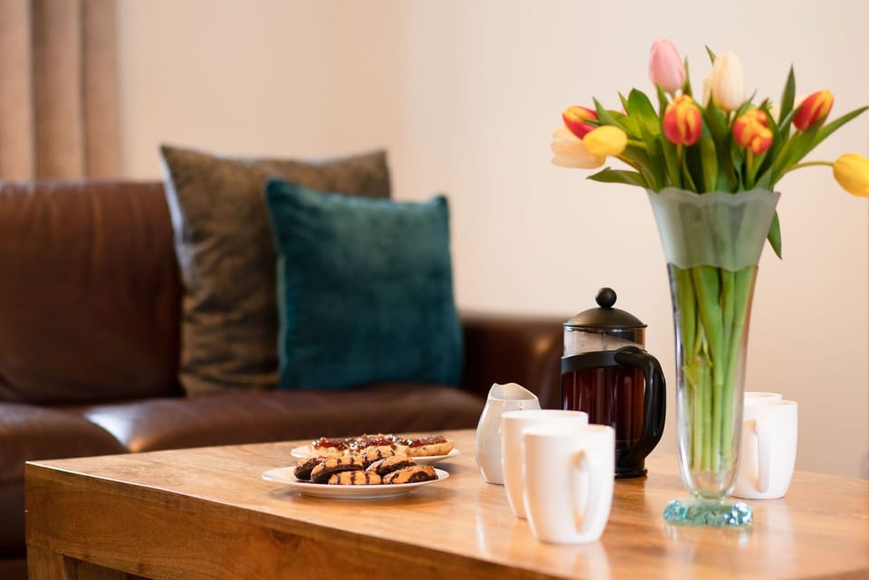 Bennachie sofa with tulips