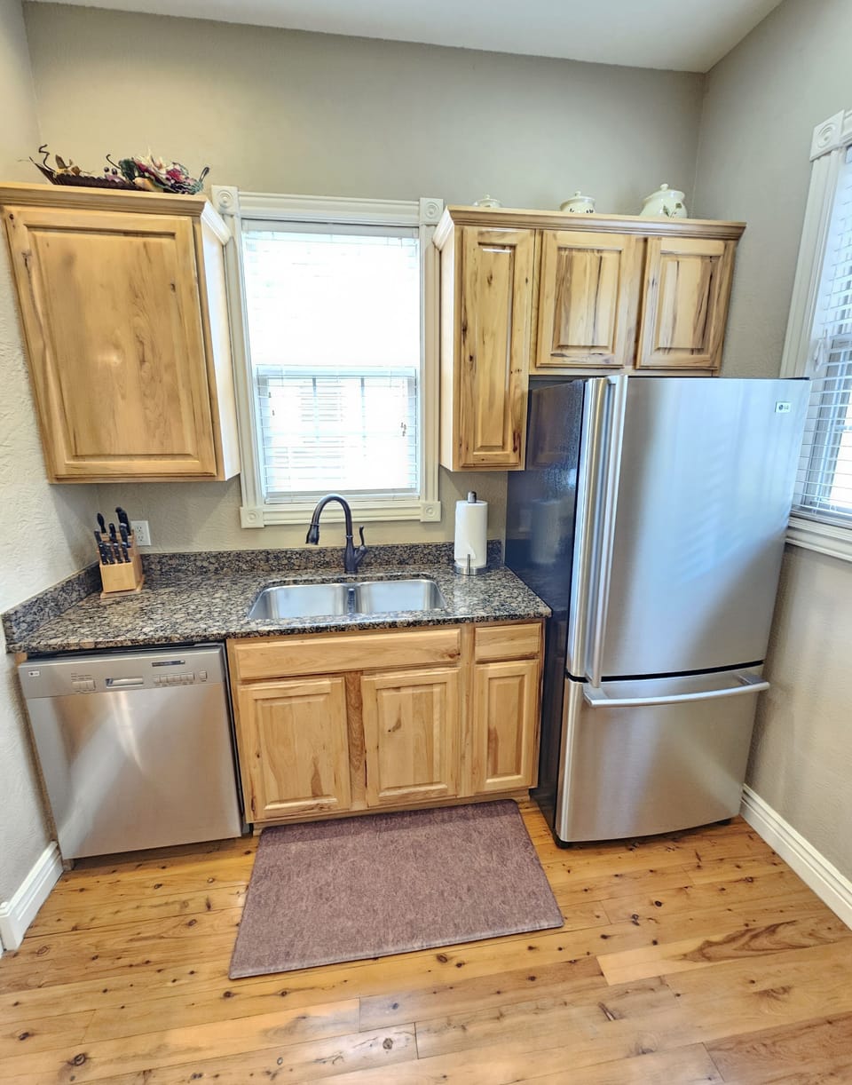 Beautiful, fully remodeled kitchen with stainless steel appliances throughout!