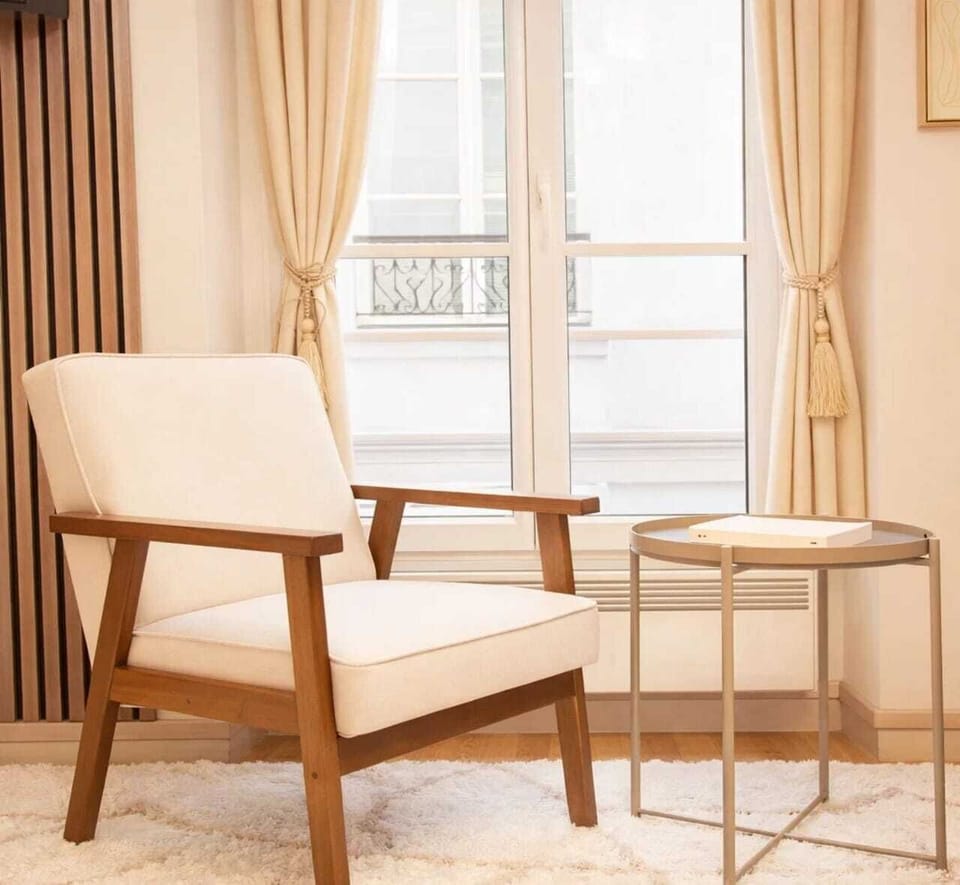 Cozy & comfortable armchair – the perfect reading spot
