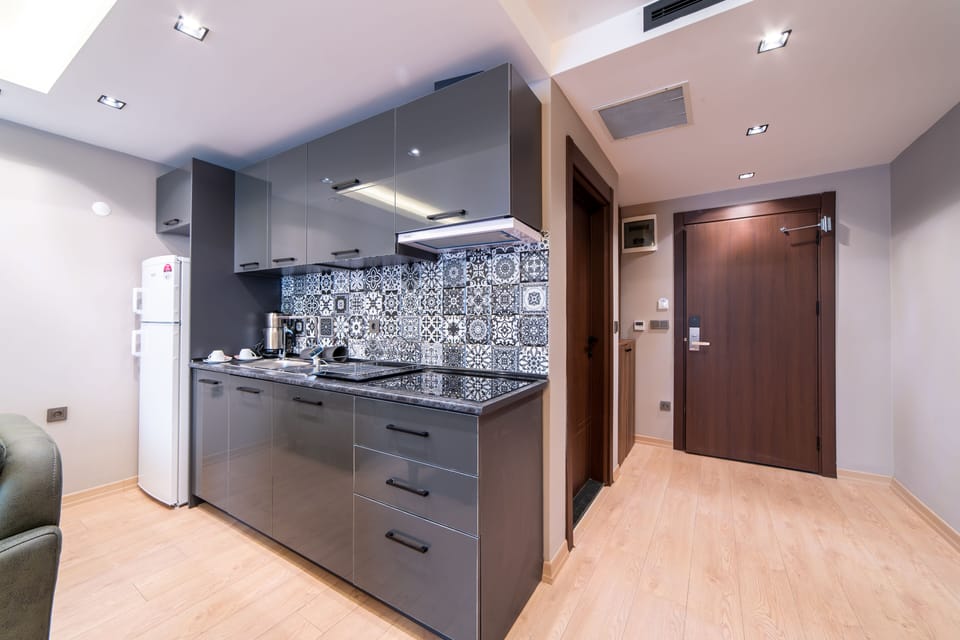 Family Suite | Private kitchen | Electric kettle