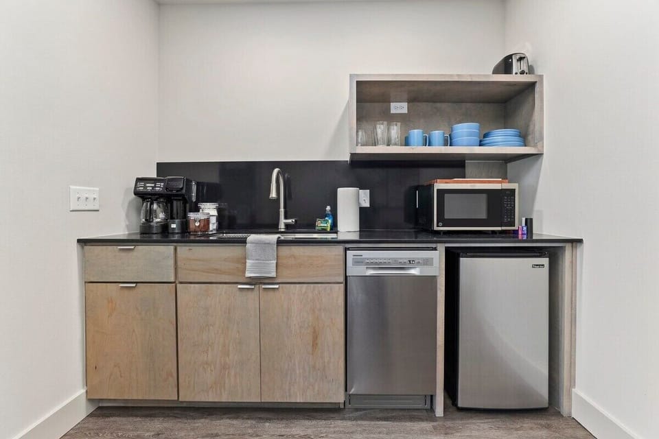 Here you'll find everything you need to throw together a meal or cup of coffee.