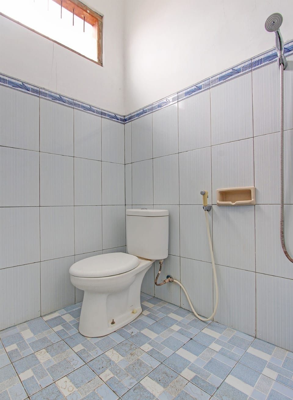 Standard Double Room | Bathroom | Shower, towels