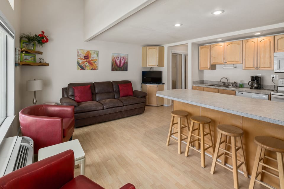 #156 Condo near large pool & shuttle to Gorge Amp-book separately Apartment in Kittitas County