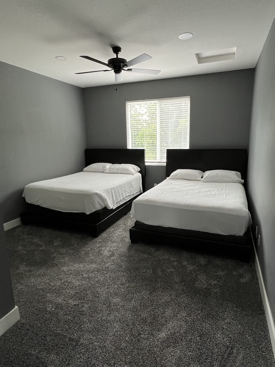 Double queen room