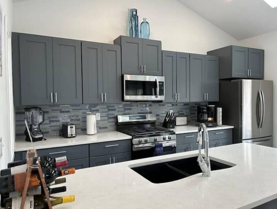 Modern Kitchen With EVERYTHING for your gourmet meal!
