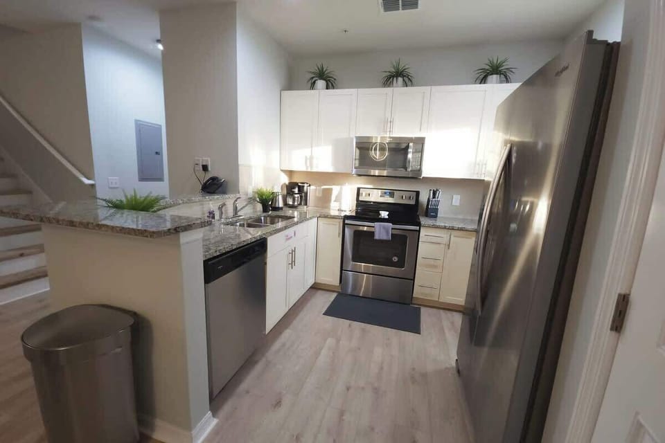 Prepare gourmet meals in this modern and fully-equipped kitchen