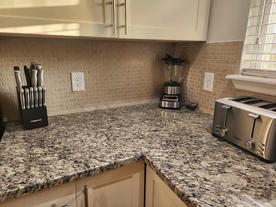 Tropical kitchen details – modern appliances ready