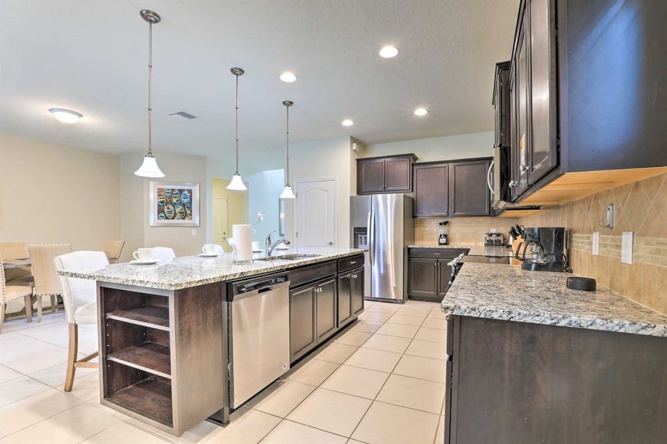 Stainless appliances + essentials
