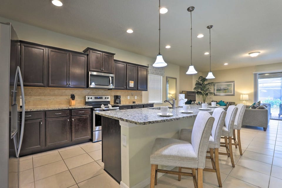 Fully Stocked Kitchen