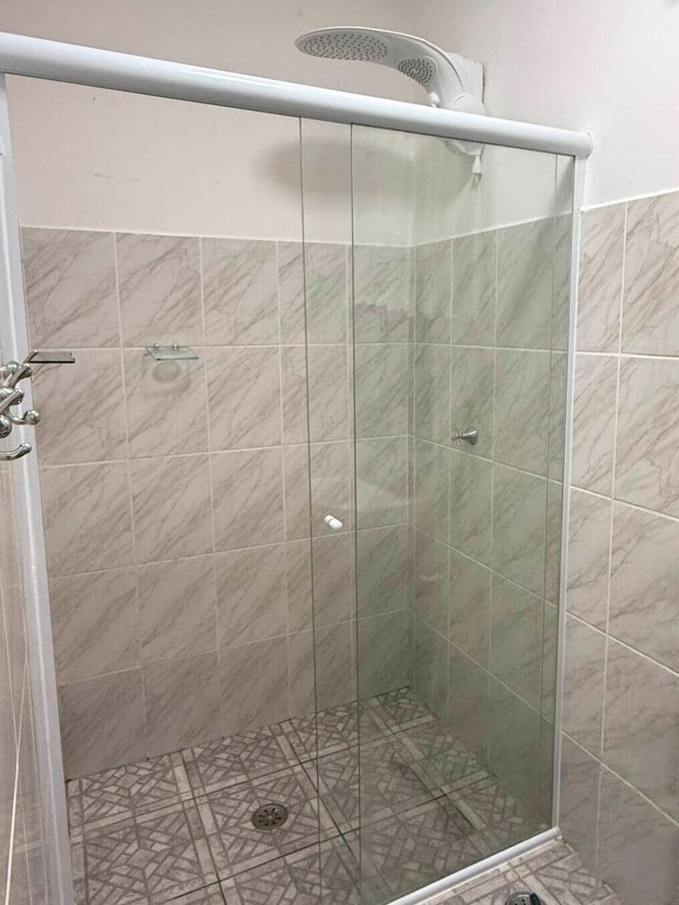 Family Chalet | Bathroom | Shower, toilet paper