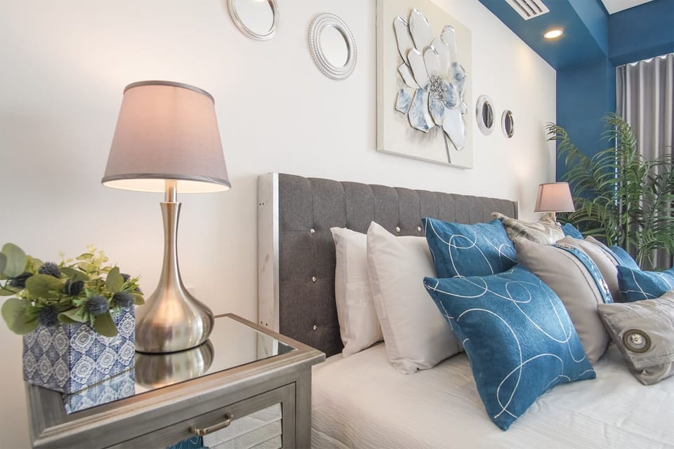 Master bed lamp and decorations