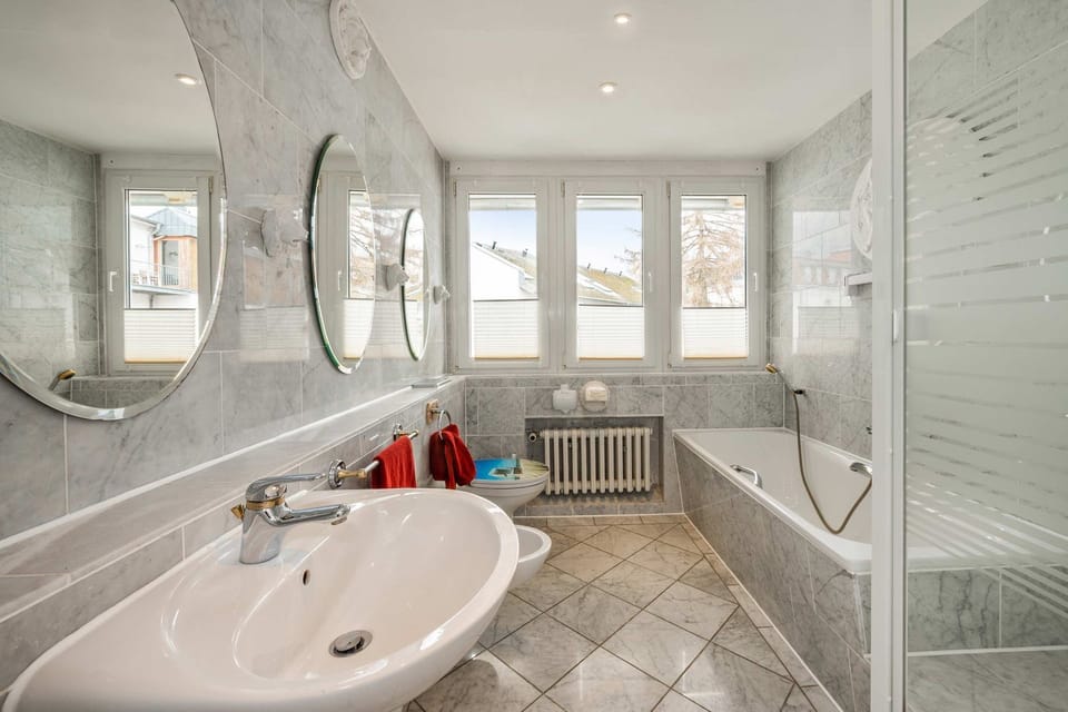Geräumiges Ferienappartement für Max. 5 Personen im Herzen von Heringsdorf - Villa Seeland House in Heringsdorf