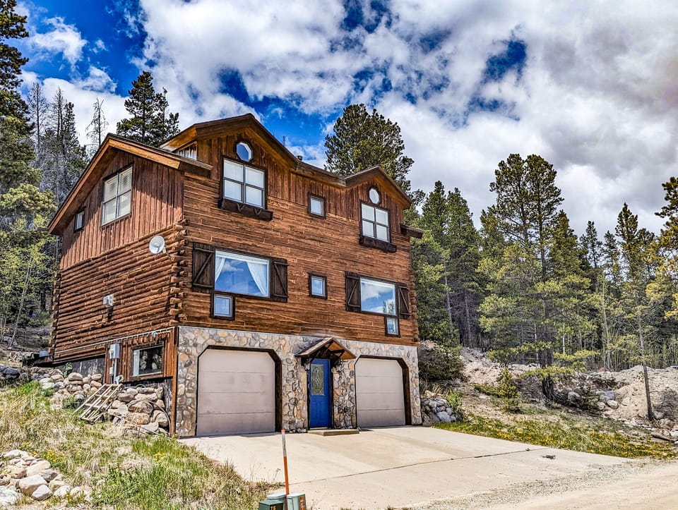 Welcome to the Valley View House!