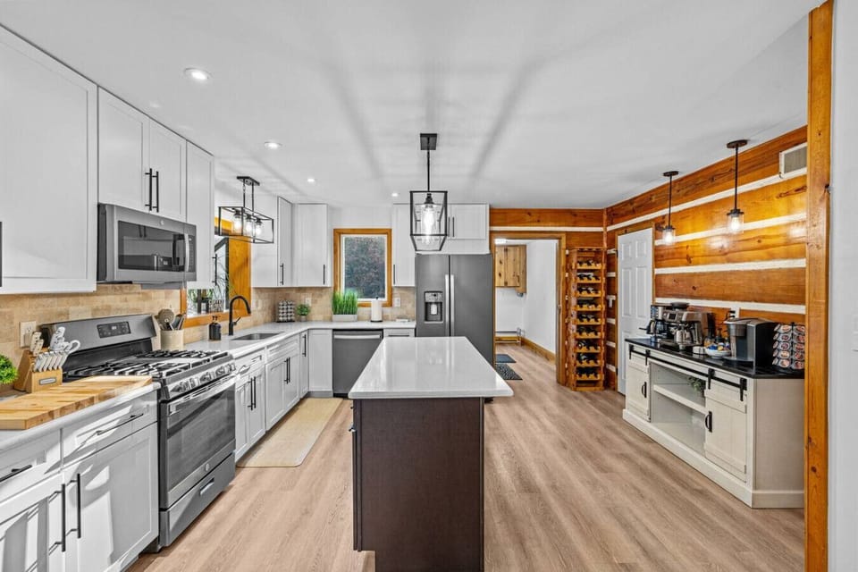 Fully Stocked Kitchen with all necessities to make the perfect family meal.