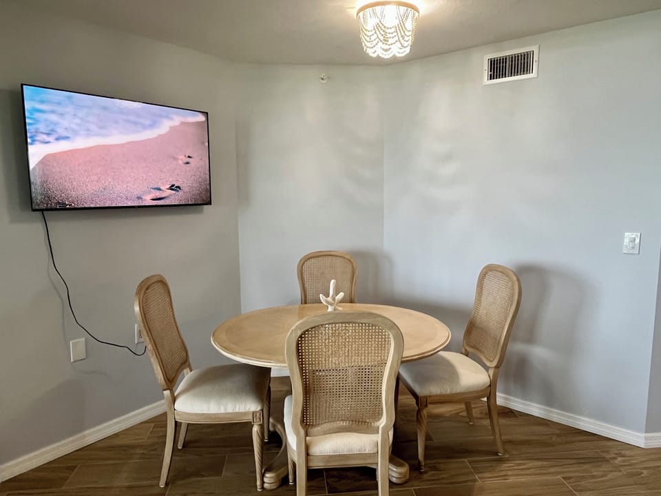 Add 2 leaves to fit more guests around the table