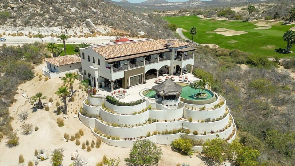 Fundadores 121 - Aerial view of villa