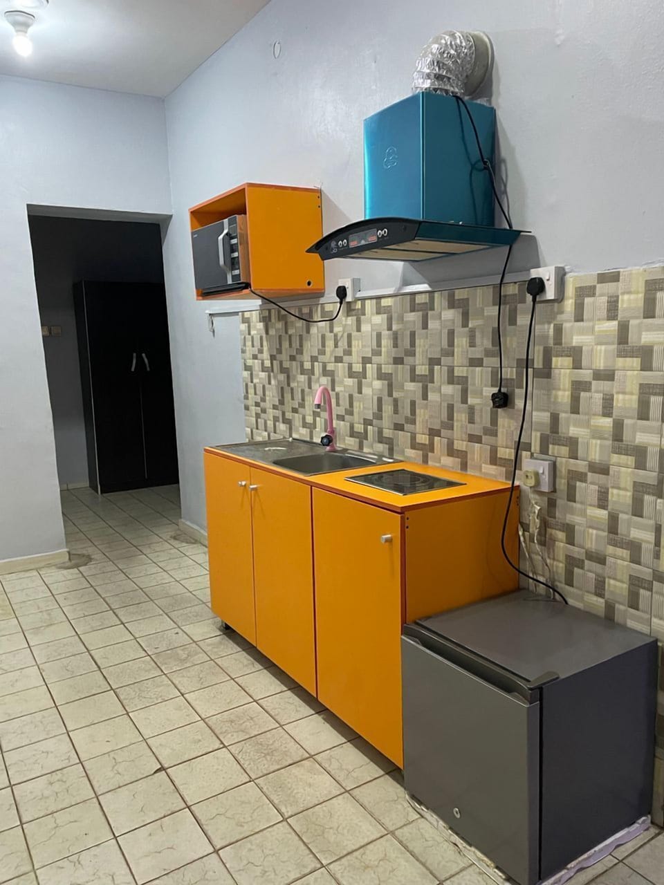 Standard Apartment, 1 Bedroom | Private kitchen | Cleaning supplies, paper towels