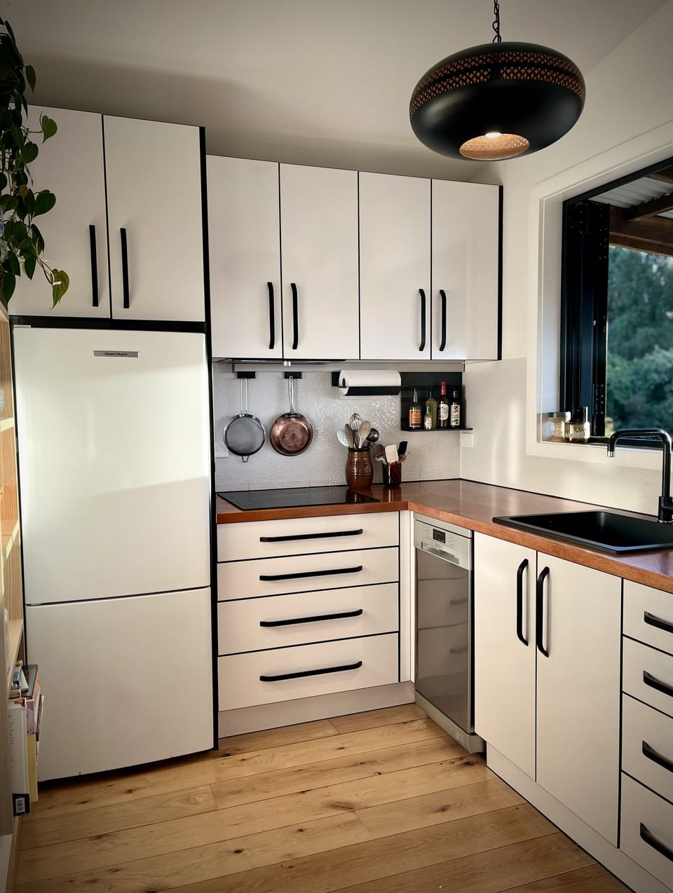 well equipped kitchen for the master chef...