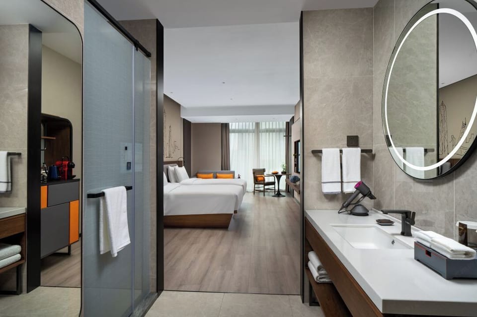 Premium bedding, free minibar, laptop workspace, blackout drapes