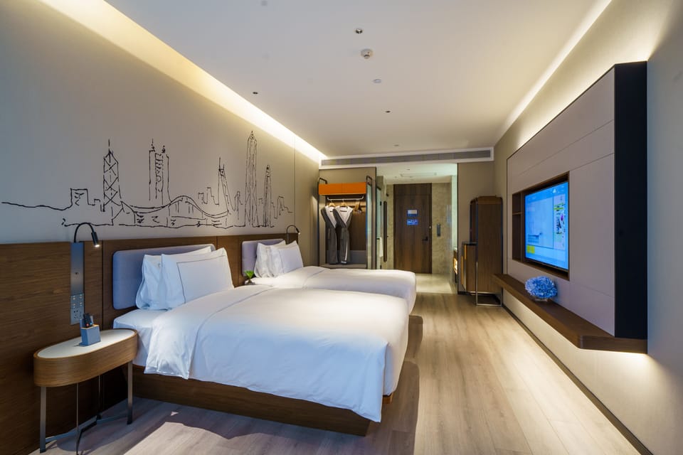 Business Twin Room | Premium bedding, free minibar, laptop workspace, blackout drapes