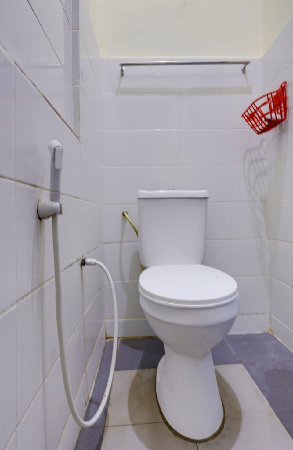 Standard Double Room | Bathroom | Shower, towels, toilet paper