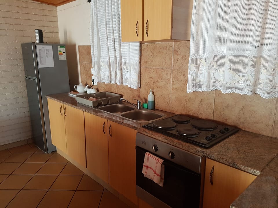 Family Double Room | Private kitchen | Fridge, microwave, oven, stovetop