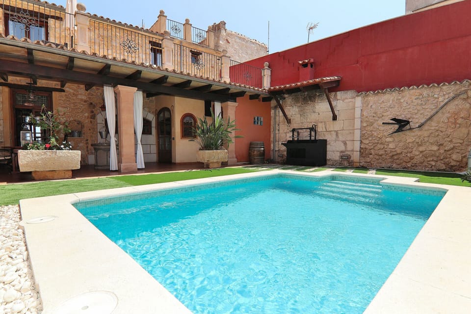 Holiday home with swimming pool, Mallorca, holidays, sun, sunshine.