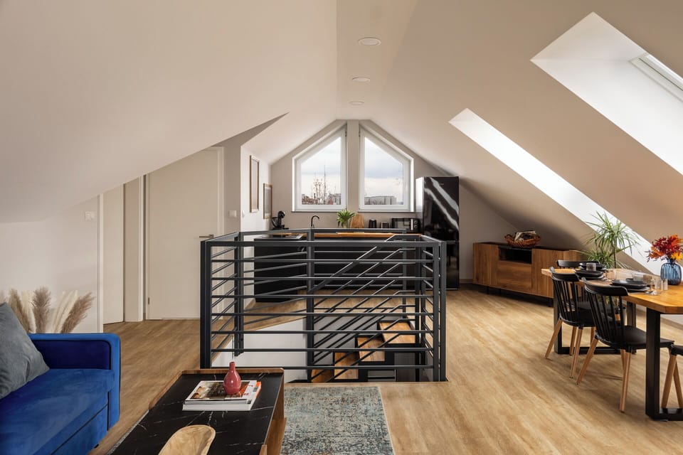 Basic Apartment | Living room | 31-inch flat-screen TV with cable channels, heated floors