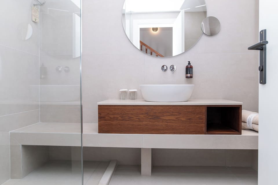 Maisonette | In-room safe, blackout drapes, free WiFi, bed sheets